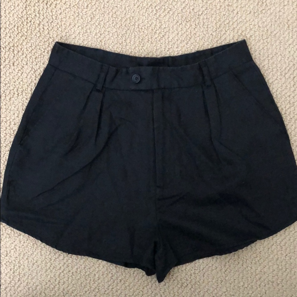 Women’s Black Linen High Waisted Shorts (Size 4)